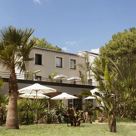 Hotell Les Jardins Du Canal Piscine Chauffee Aigues-Mortes