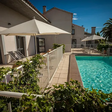 Hotel Les Jardins Du Canal - Piscine Chauffée - Parking - Garage - Bornes électriques Aigues-Mortes