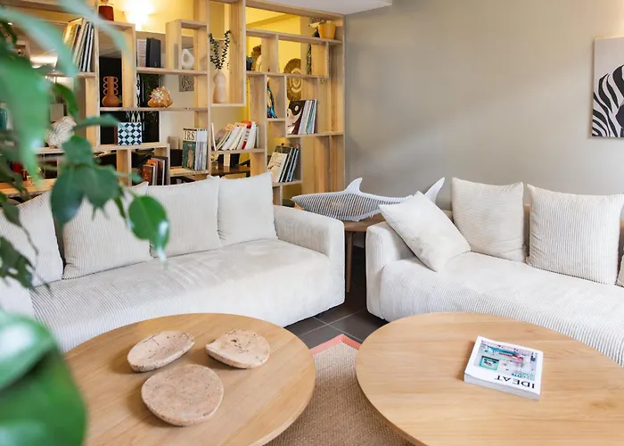 Hotel Les Jardins Du Canal - Piscine Chauffee - Solaire Eco Responsable - Parking - Garage - Bornes Electriques - Accueil Velos - Kids Friendly 3*