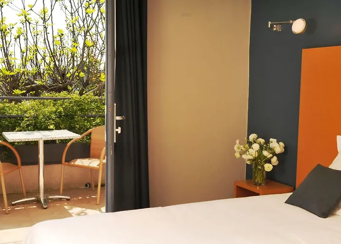 Hotel Les Jardins Du Canal - Piscine Chauffee - Solaire Eco Responsable - Parking - Garage - Bornes Electriques - Accueil Velos - Kids Friendly