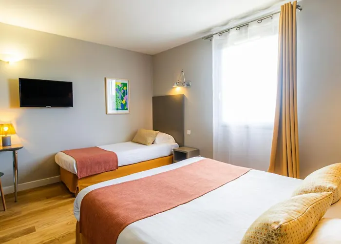 Les Jardins Du Canal - Piscine Chauffee - Solaire Eco Responsable - Parking - Garage - Bornes Electriques - Accueil Velos - Kids Friendly Hotel Aigues-Mortes