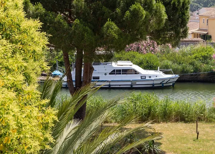 Les Jardins Du Canal - Solaire Eco Responsable - Piscine - Parking - Garage - Bornes électriques - Accueil Vélos - Kids Friendly Hotel 3*
