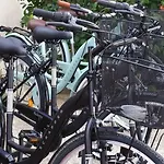 Hotel Les Jardins Du Canal - Solaire Eco Responsable - Piscine - Parking - Garage - Bornes électriques - Accueil Vélos - Kids Friendly Aigues-Mortes