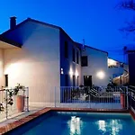 Szálloda Les Jardins Du Canal - Piscine Chauffee - Solaire Eco Responsable - Parking - Garage - Bornes Electriques - Accueil Velos - Kids Friendly Aigues-Mortes