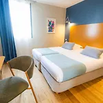 Hotel Les Jardins Du Canal - Solaire Eco Responsable - Piscine - Parking - Garage - Bornes électriques - Accueil Vélos - Kids Friendly 3*