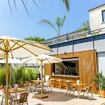 Szálloda Les Jardins Du Canal - Piscine Chauffee - Solaire Eco Responsable - Parking - Garage - Bornes Electriques - Accueil Velos - Kids Friendly Aigues-Mortes
