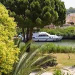 Les Jardins Du Canal - Solaire Eco Responsable - Piscine - Parking - Garage - Bornes électriques - Accueil Vélos - Kids Friendly Hotel 3*