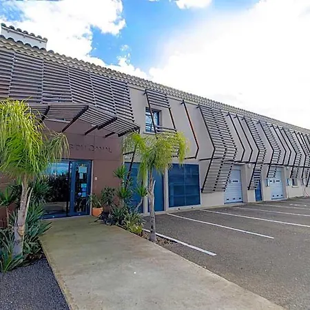 Otel Les Jardins Du Canal - Piscine Chauffee - Solaire Eco Responsable - Parking - Garage - Bornes Electriques - Accueil Velos - Kids Friendly 3*