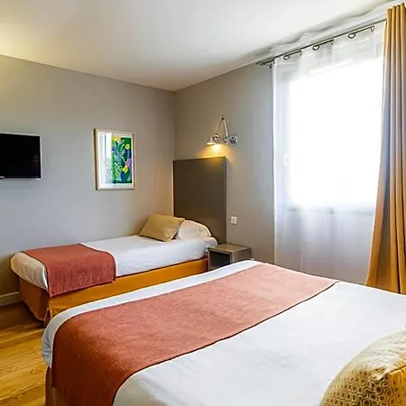 Les Jardins Du Canal - Piscine Chauffee - Solaire Eco Responsable - Parking - Garage - Bornes Electriques - Accueil Velos - Kids Friendly Otel 3*