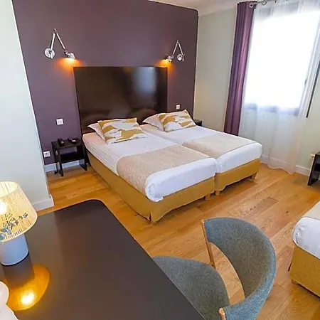 Otel Les Jardins Du Canal - Piscine Chauffee - Solaire Eco Responsable - Parking - Garage - Bornes Electriques - Accueil Velos - Kids Friendly Aigues-Mortes