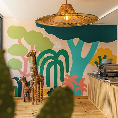 Otel Les Jardins Du Canal - Piscine Chauffee A 28 Degres - Parking Gratuit - Garage - Bornes Electriques - Accueil Velos Et Motos - Kids Friendly-solaire Ecoresponsable 3*