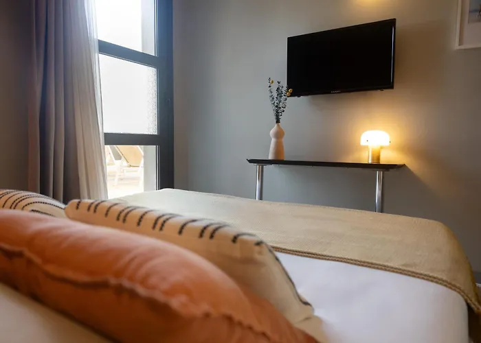 Ξενοδοχείο Les Jardins Du Canal - Piscine Chauffee - Solaire Eco Responsable - Parking - Garage - Bornes Electriques - Accueil Velos - Kids Friendly 3*