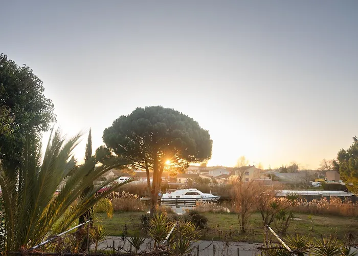 Ξενοδοχείο Les Jardins Du Canal - Piscine Chauffee - Solaire Eco Responsable - Parking - Garage - Bornes Electriques - Accueil Velos - Kids Friendly 3*